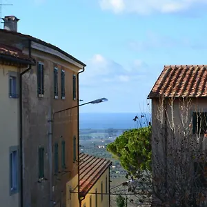 https://casa-del-popolo.it-tuscanyhotel.com